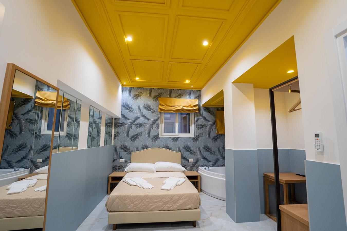 P.C. Boutique Medina H. Napoli Centro, By Clapa Group Hotel Eksteriør billede